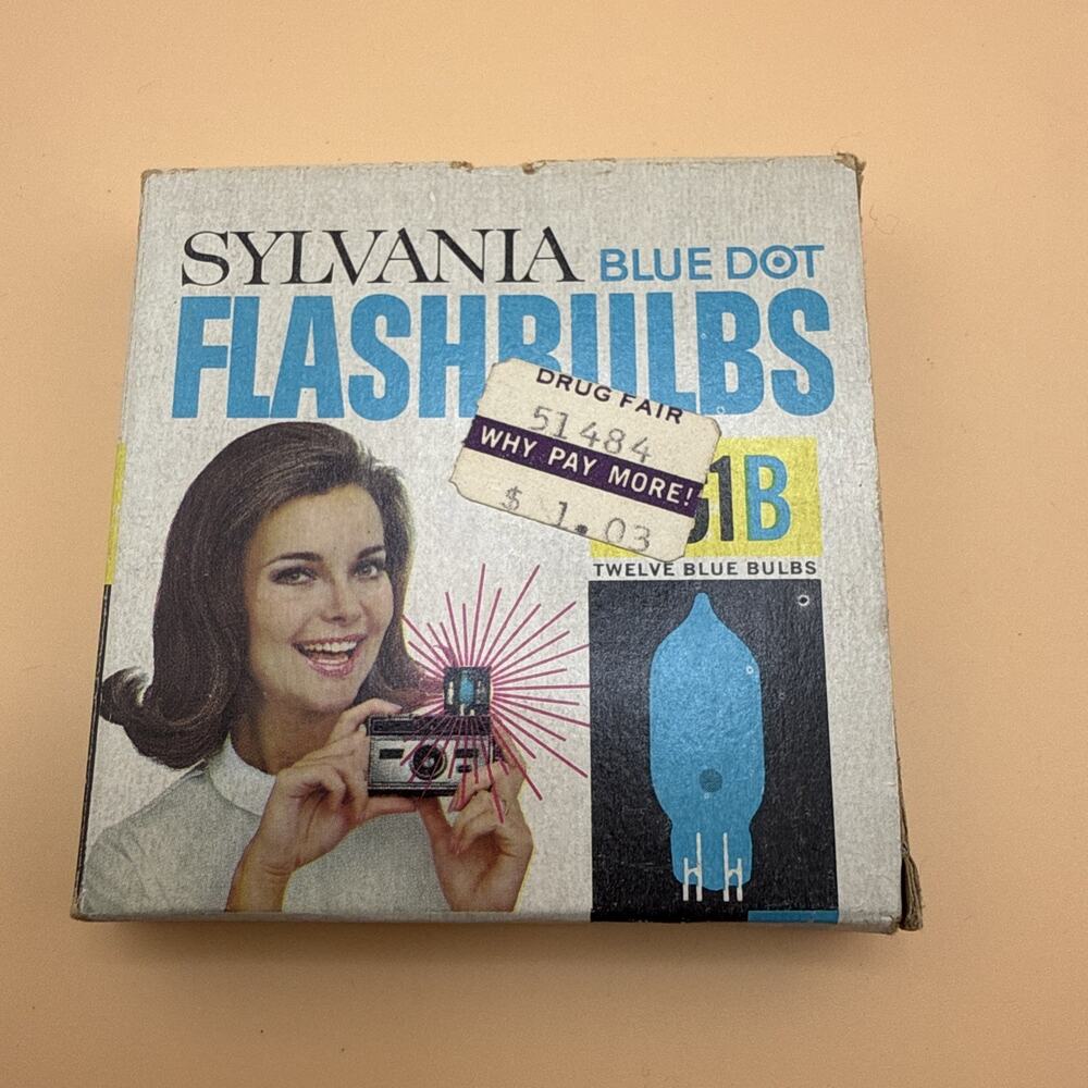 Rare Find Vintage Sylvania AG1B Flashbulbs Set Of 7 (e)